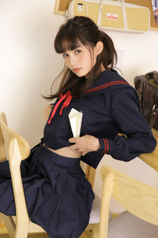 《年轻女教师3》在线